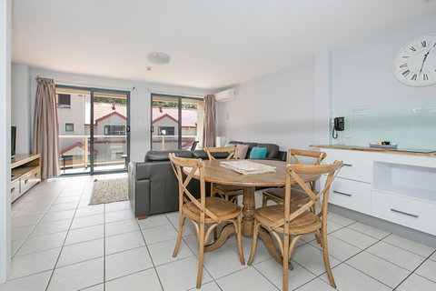 Nelson Bay Breeze - Surfers Paradise Gold Coast 12