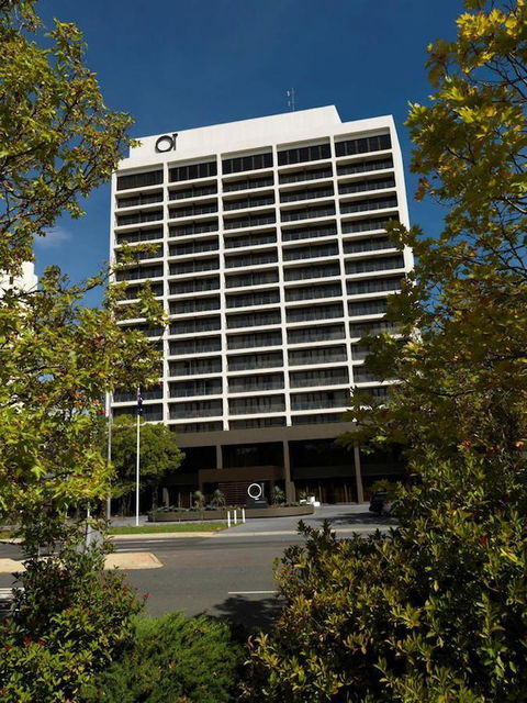 QT Canberra - Surfers Paradise Gold Coast 15
