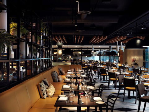 QT Canberra - Surfers Paradise Gold Coast 11