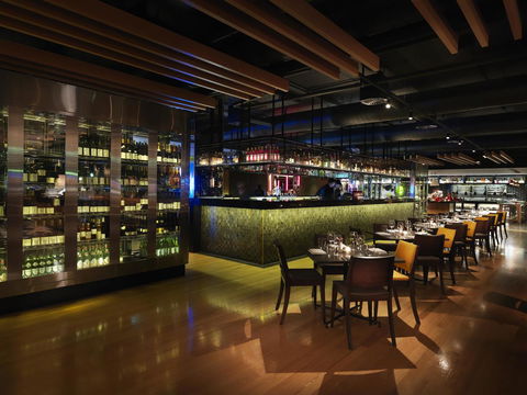 QT Canberra - Surfers Paradise Gold Coast 7