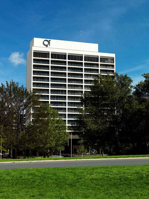 QT Canberra - Surfers Paradise Gold Coast 2