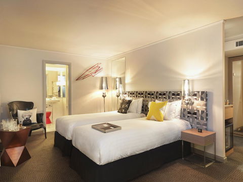 QT Canberra - Surfers Paradise Gold Coast 23