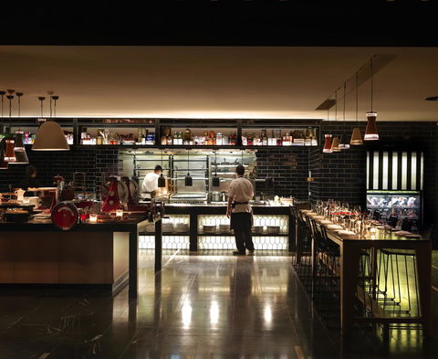 QT Canberra - Surfers Paradise Gold Coast 6