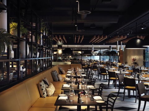 QT Canberra - Surfers Paradise Gold Coast 20