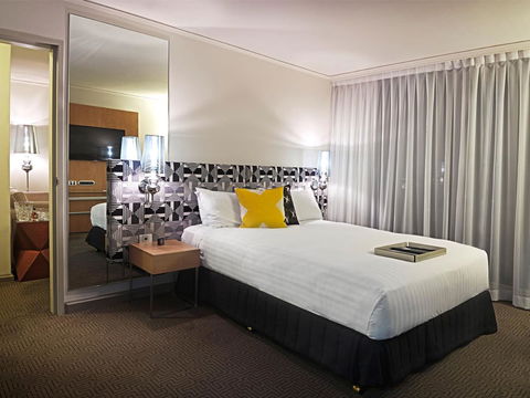 QT Canberra - Surfers Paradise Gold Coast 8