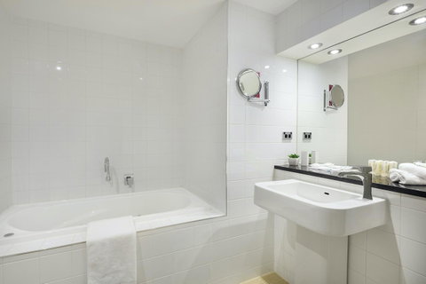 Crowne Plaza Canberra, An IHG Hotel - Surfers Paradise Gold Coast 28