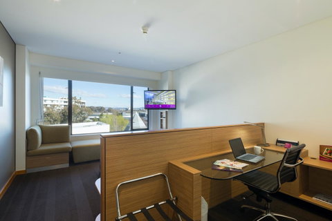 Crowne Plaza Canberra, An IHG Hotel - Surfers Paradise Gold Coast 15