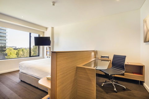 Crowne Plaza Canberra, An IHG Hotel - Surfers Paradise Gold Coast 34