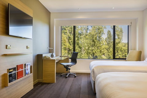 Crowne Plaza Canberra, An IHG Hotel - Surfers Paradise Gold Coast 22