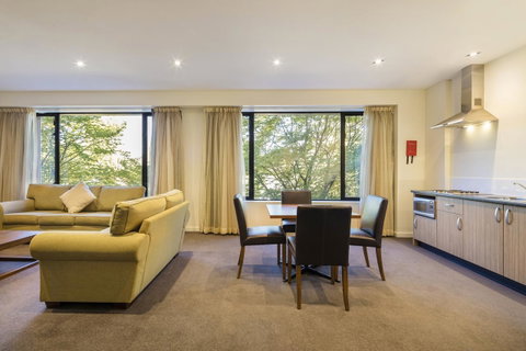 Crowne Plaza Canberra, An IHG Hotel - Surfers Paradise Gold Coast 35