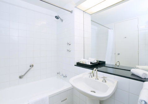 Crowne Plaza Canberra, An IHG Hotel - Surfers Paradise Gold Coast 25