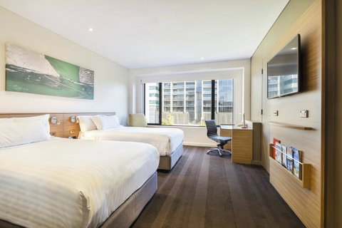 Crowne Plaza Canberra, An IHG Hotel - Surfers Paradise Gold Coast 31
