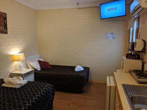 Bondi Motel - Surfers Paradise Gold Coast 1