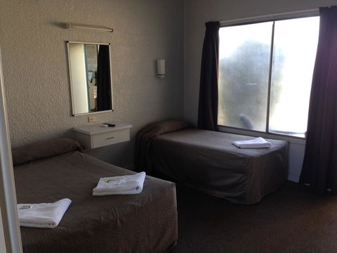 Boomerang Hotel - Surfers Paradise Gold Coast 3
