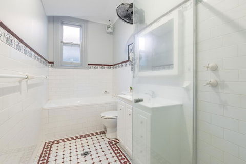 Boutique Private Rm Situated In The Heart Of Burwood2 - Surfers Paradise Gold Coast 2