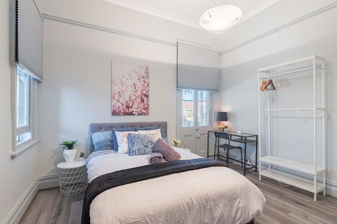 Boutique Private Rm Situated In The Heart Of Burwood2 - Surfers Paradise Gold Coast 0