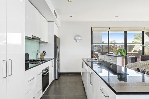 BOUTIQUE STAYS - Catani Gardens - Surfers Paradise Gold Coast 3