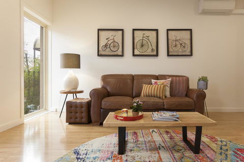 Boutique Stays - Central Park, South Melbourne Townhouse - Surfers Paradise Gold Coast 1