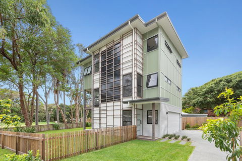 Boutique Villa On Boomerang - Surfers Paradise Gold Coast 0