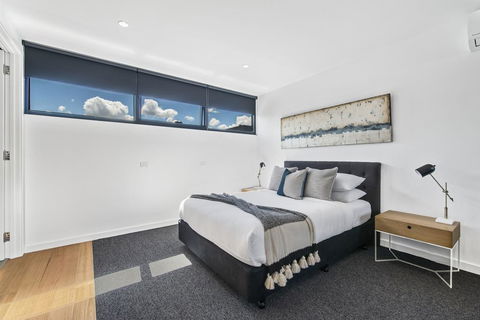 Brand New Beachside Studio Apartment - Surfers Paradise Gold Coast 0