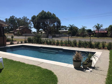 Bridge Motor Inn Tocumwal - Surfers Paradise Gold Coast 2