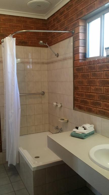 Bridge Motor Inn Tocumwal - Surfers Paradise Gold Coast 1