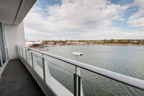 Bridgepoint 502 - Surfers Paradise Gold Coast 2