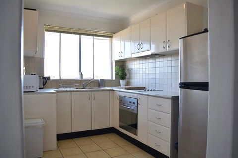 BRIGHT And Airy TOP FLOOR Apartment With FAB Views - Surfers Paradise Gold Coast 2