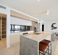 Broadbeach New Luxury Vue 17 Beach Views - Surfers Paradise Gold Coast
