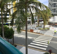Broadbeach Private Apt with CHA - Surfers Paradise Gold Coast