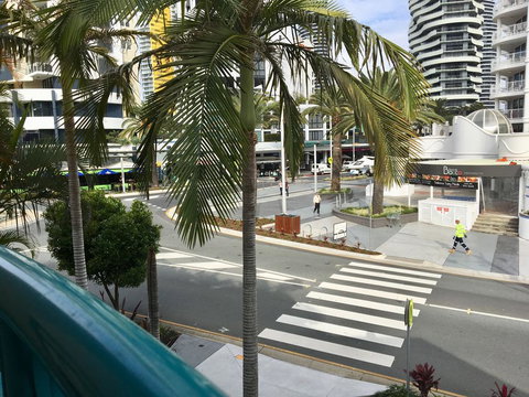 Broadbeach Private Apt With CHA - Surfers Paradise Gold Coast 0