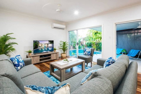 Broadbeach Waters Home With Private Pool - Surfers Paradise Gold Coast 2