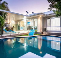 Broadbeach Waters Home With Private Pool - Surfers Paradise Gold Coast
