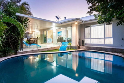 Broadbeach Waters Home With Private Pool - Surfers Paradise Gold Coast 0