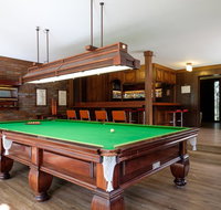 Brookfield Retreat - Large Holiday Home / Group Accommodation - Surfers Paradise Gold Coast