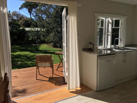 Burrill Lakeview Cottage - Surfers Paradise Gold Coast 3