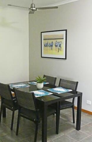 Cable Beach 1 Bed RESORT Apartment Private Wifi - Surfers Paradise Gold Coast 3