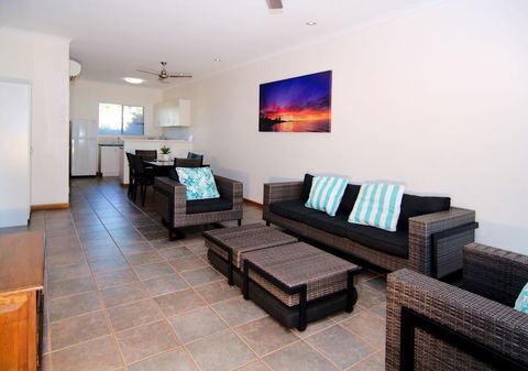 Cable Beach Apartments - Surfers Paradise Gold Coast 2