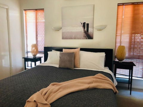 Cable Beach Retreat - Surfers Paradise Gold Coast 0