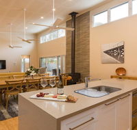 Callala Breeze - access to indoor community pool - Surfers Paradise Gold Coast