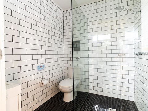 Callala Dreaming - Mid Century Beach House - Surfers Paradise Gold Coast 3