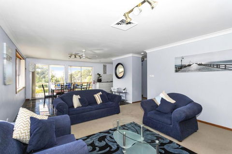 Canberra Cres 2E Burrill Lake, Upstairs Apartment - Surfers Paradise Gold Coast 3