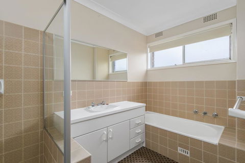 Capri Unit 9, 6 Gordon Street - Surfers Paradise Gold Coast 1