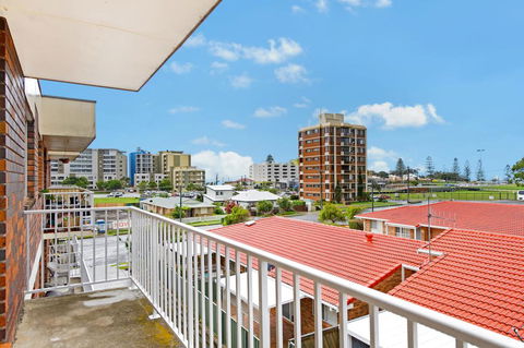 Capri Unit 9, 6 Gordon Street - Surfers Paradise Gold Coast 0