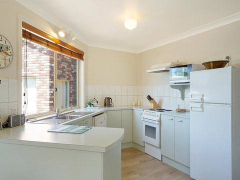 Captain's Quarters Bermagui - Surfers Paradise Gold Coast 1