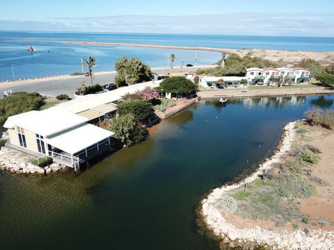 Carnarvon Retreat - Surfers Paradise Gold Coast 1