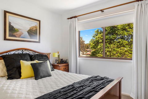 Carroll Ave 85 Mollymook - Surfers Paradise Gold Coast 1
