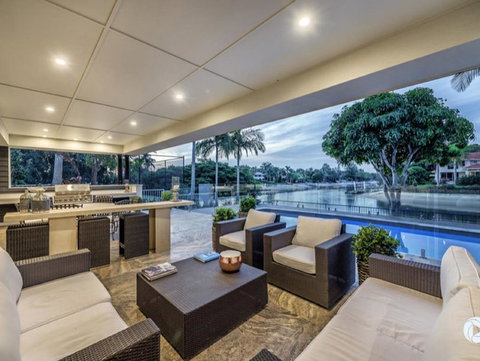 Casa Royale - Surfers Paradise Gold Coast 1