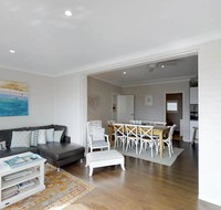 Casa Sorella - beachfront family home - Surfers Paradise Gold Coast