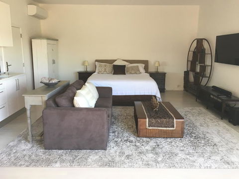 Casablanca, Peaceful Couples Retreat, Avalon Beach - Surfers Paradise Gold Coast 3
